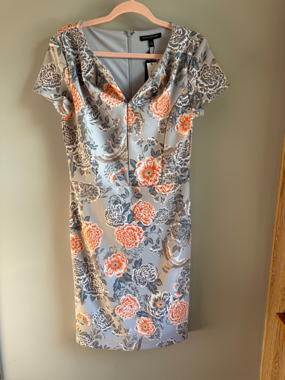 NWT Banana Republic Crane Floral Sheath Dress Cap Sleeve Grey, Blue, Coral - 8 - Picture 2 of 16